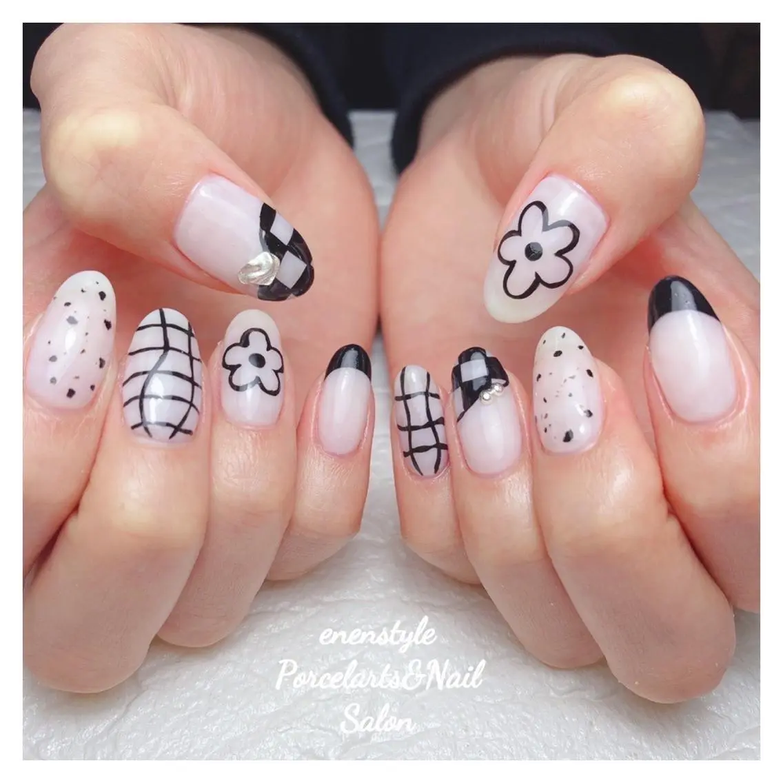 ミディアム ネイル 🐾enen style 🐾のネイルデザイン