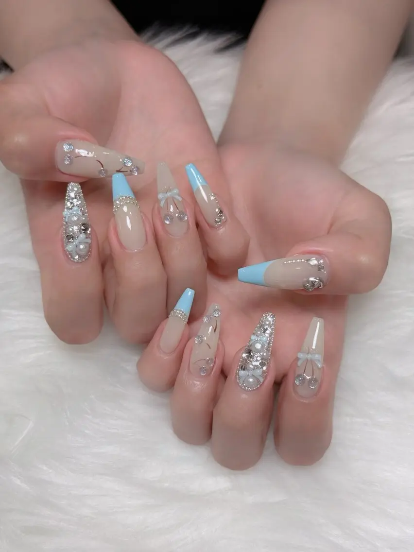 ネイル チークネイル ドット フレンチネイル グラデーション 韓国ネイル ハンドネイル ハンドケア Aria Nail Beautyのネイルデザイン