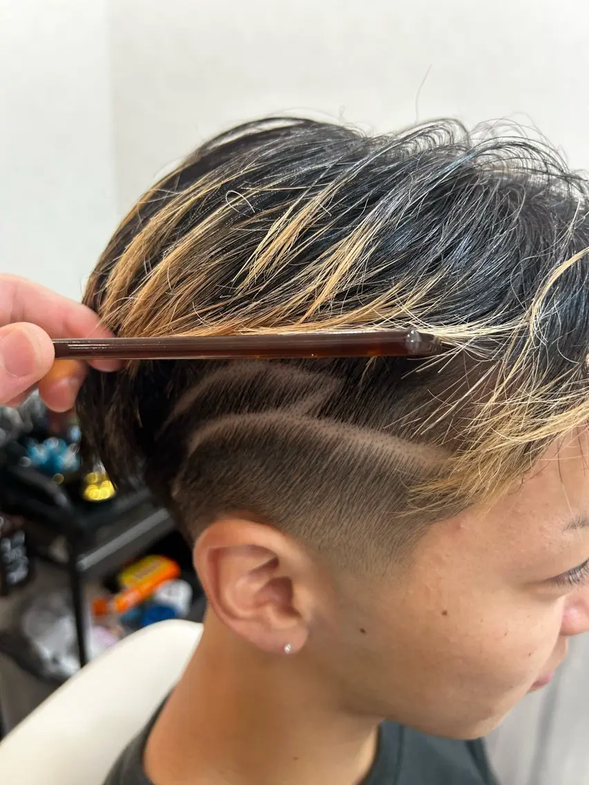 ショート 鈴木 まさしのヘアスタイル