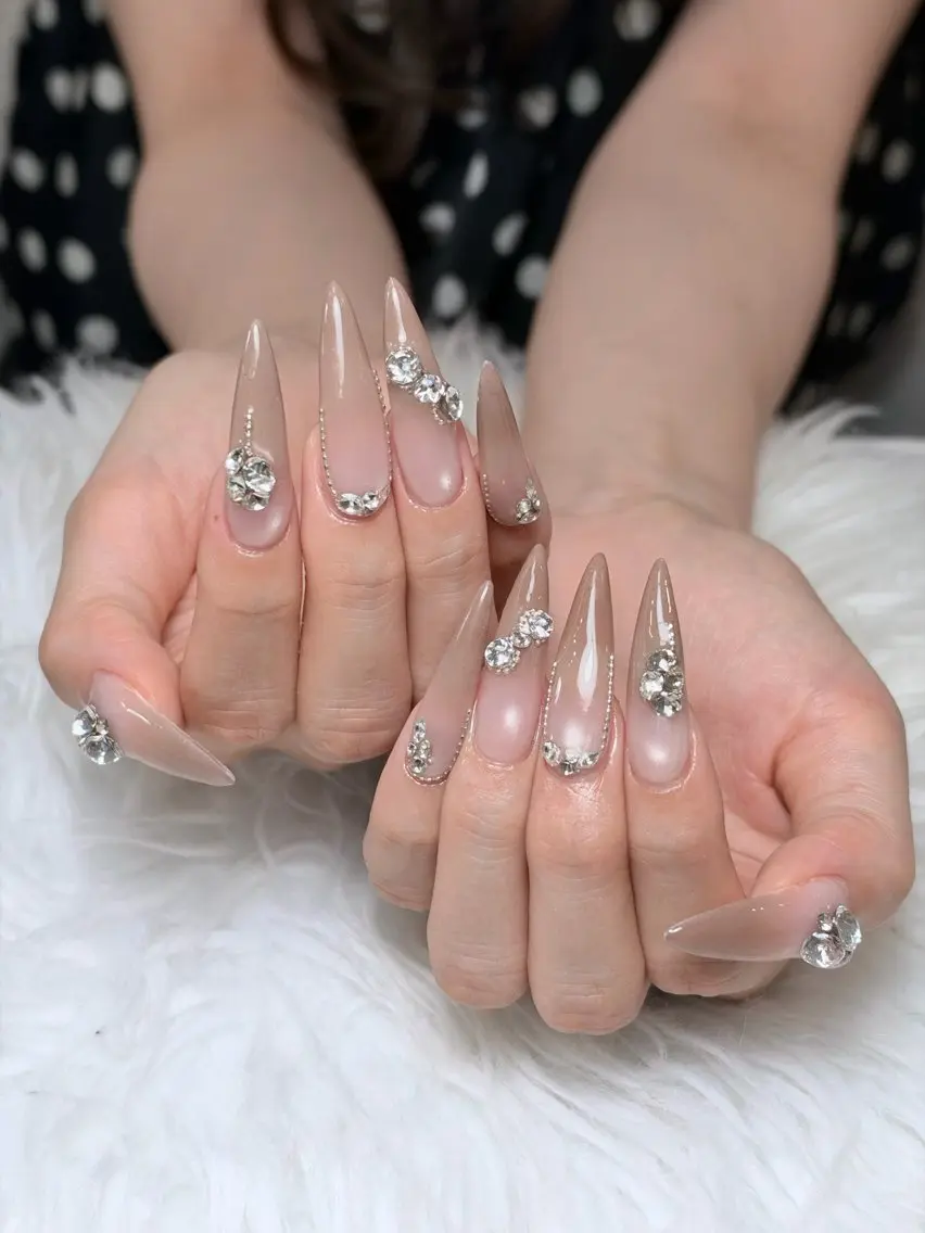 ネイル チークネイル ドット フレンチネイル グラデーション ハート ハンドネイル Julli NailStudioのネイルデザイン
