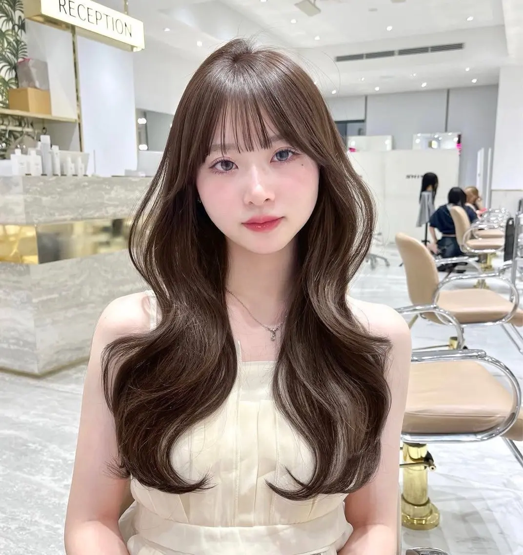ロング erena /  艶カラー🖤のヘアスタイル