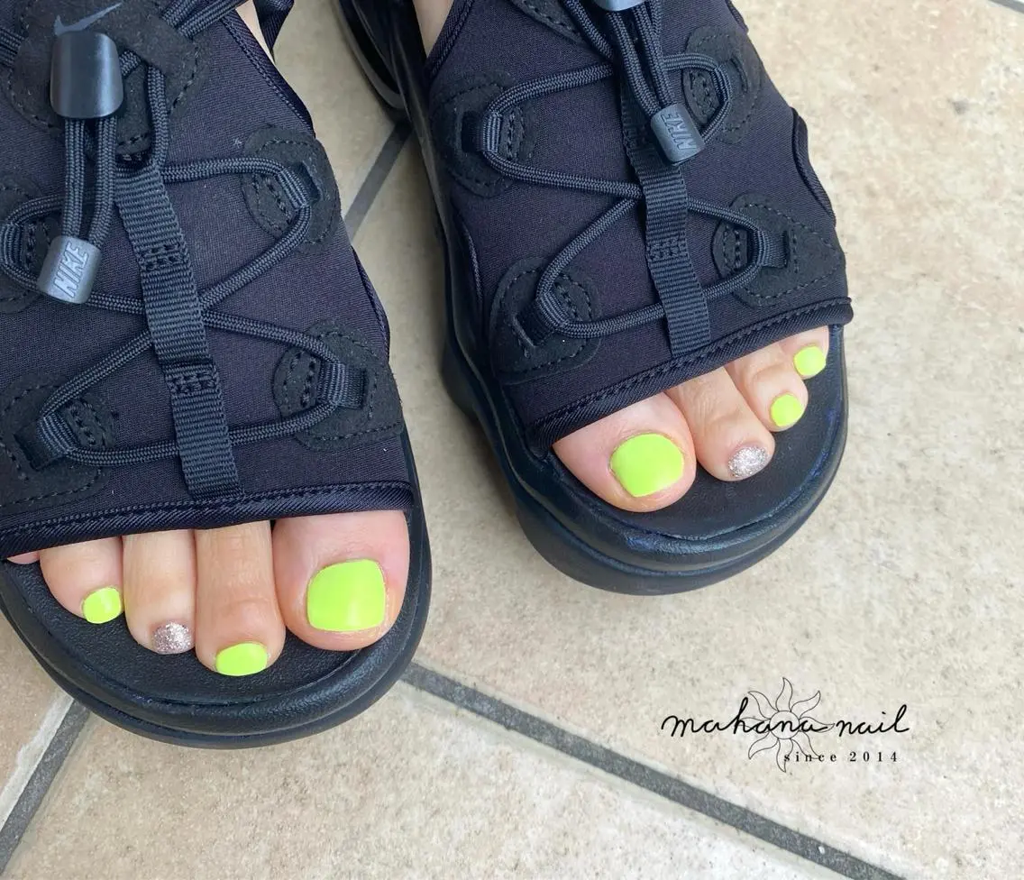 ネイル フットネイル ジェルネイル ワンカラーネイル mahana nailのネイルデザイン