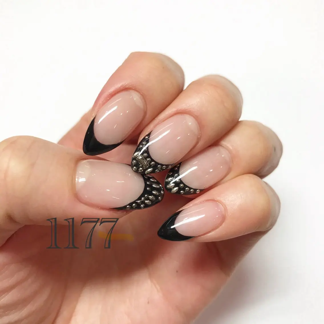 ネイル ハンドネイル nailsalon 1177のネイルデザイン