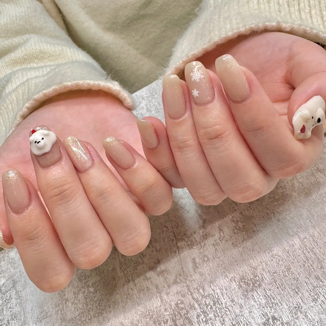 ネイル ラメ(グリッター) 冬ネイル クリスマス ハンドネイル pointillé .ayaのネイルデザイン