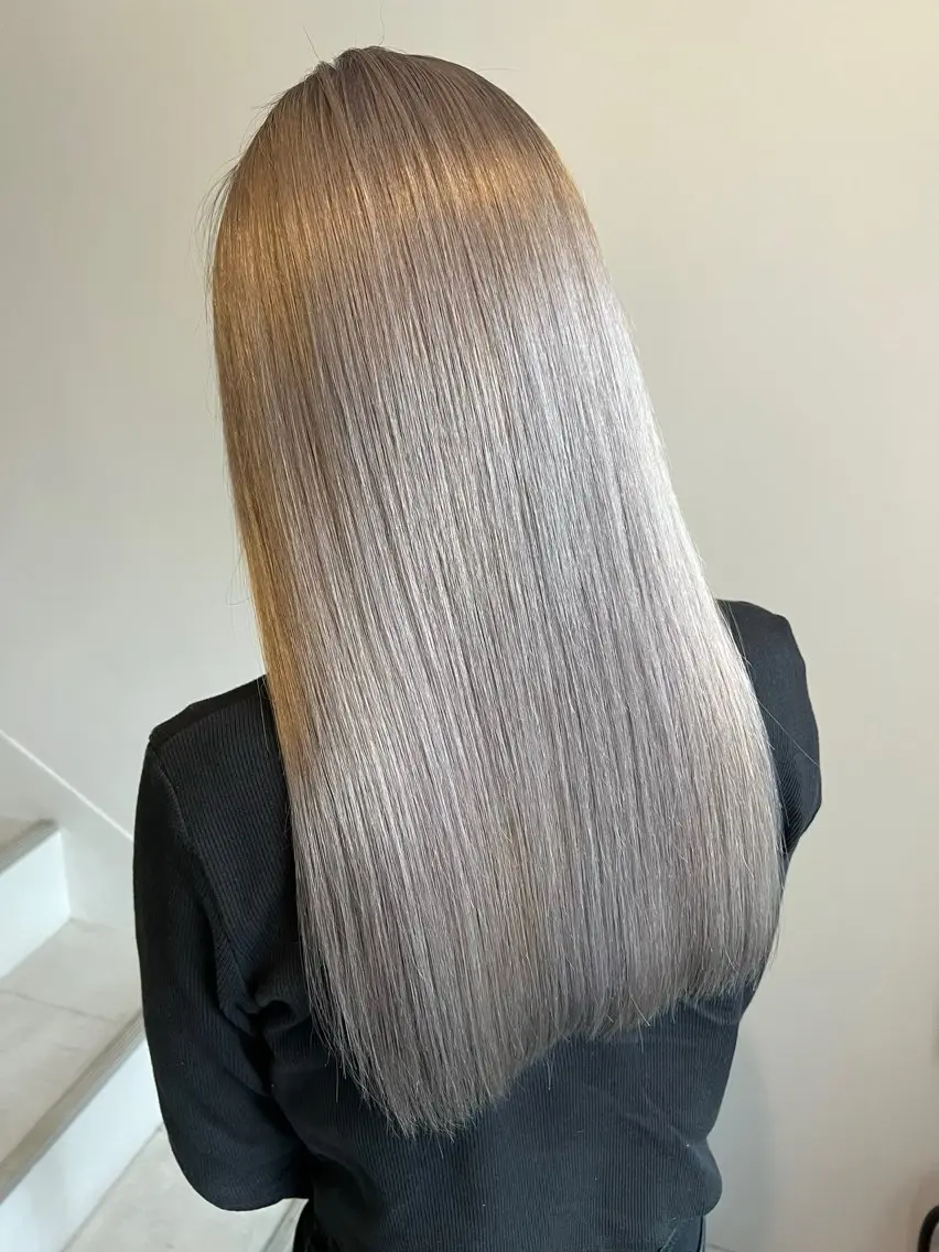 ロング カラー アッシュ ブリーチ ケアブリーチ 透明感カラー ダブルカラー ヘアカラー Lima/ハイトー ン/ブリーチ/心斎橋のヘアスタイル