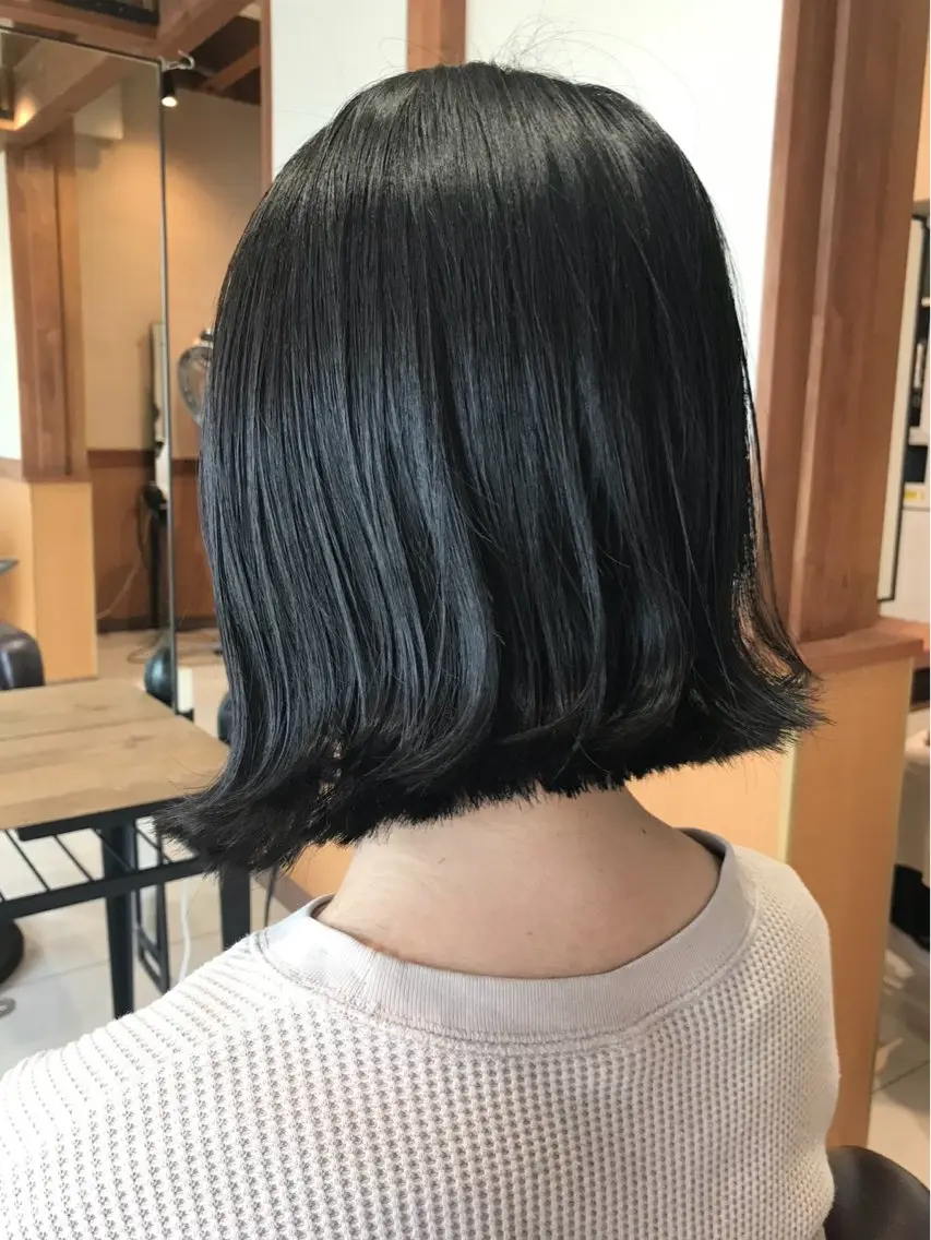 ショート ボブ 外ハネヘア 片岡 阿里那のヘアスタイル