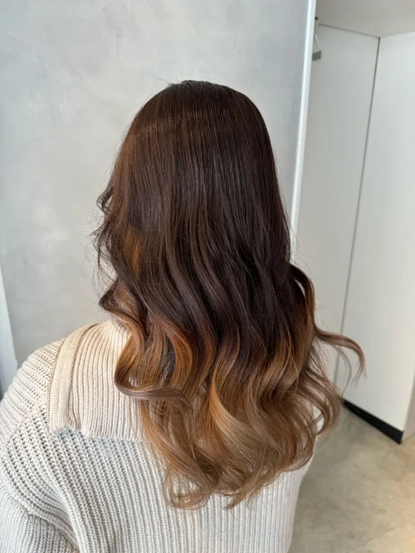 ロング カラー グラデーションカラー カット ヘアカラー トリートメント 透明感カラー✨艶髪 制作🌱山根あゆみのヘアスタイル