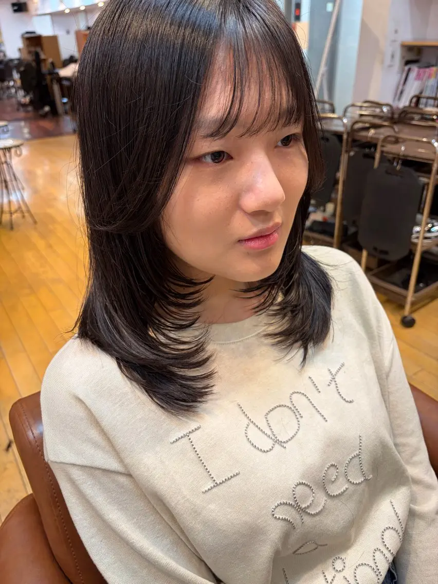 ミディアム レイヤーカット igrek田口 響希のヘアスタイル