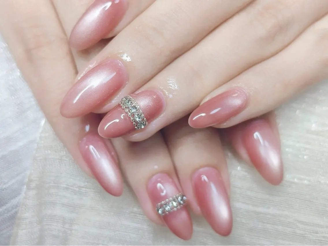 ミディアム ハンドネイル 501 naillのネイルデザイン