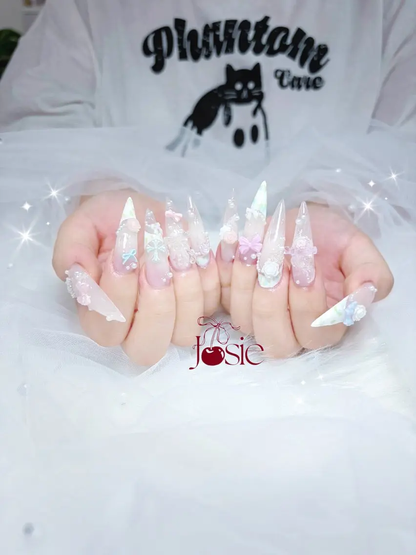 ネイル オーロラネイル 韓国ネイル マグネットネイル リボン ハンドネイル YURI NAILのネイルデザイン