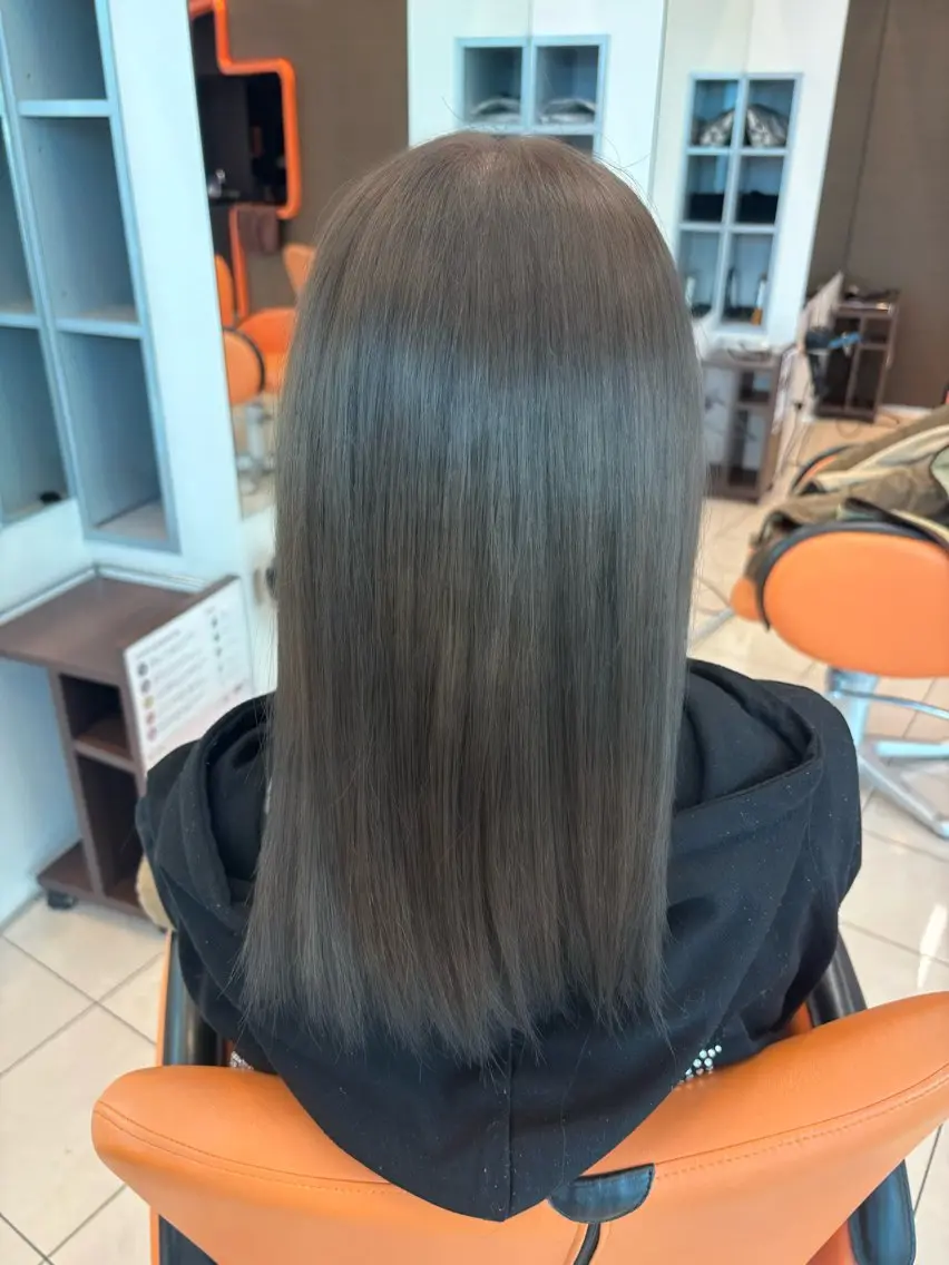 ミディアム カラー 透明感カラー ヘアカラー 米本 実桜のヘアスタイル