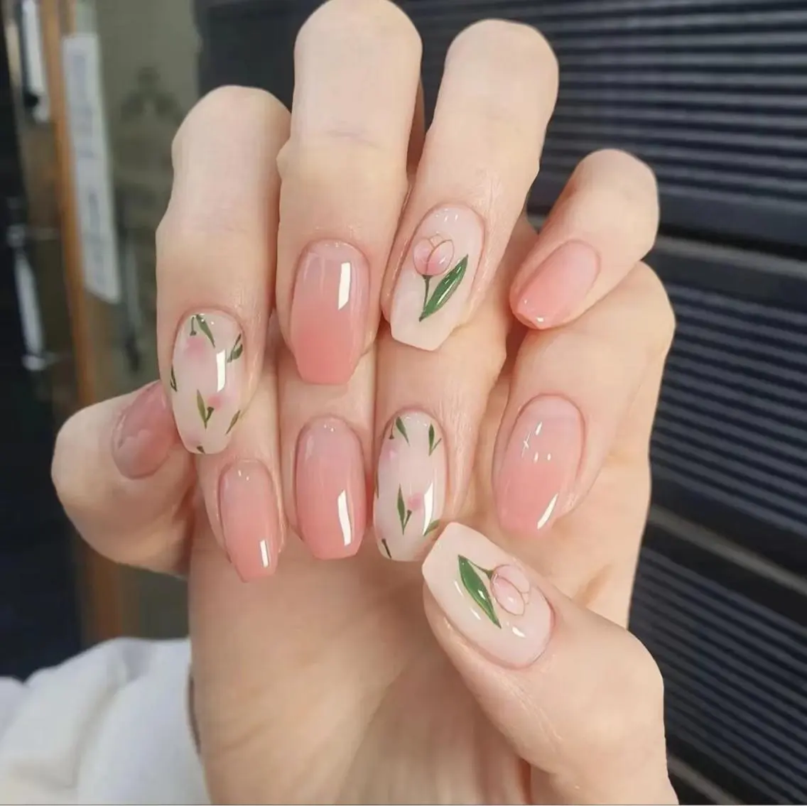 ネイル ハンドネイル Queens ciciのネイルデザイン