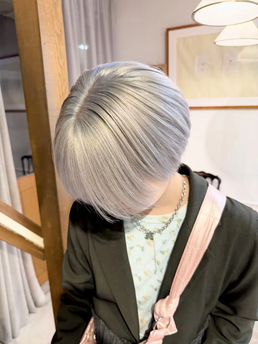 ショート カラー ヘアカラー トリートメント kai .のヘアスタイル