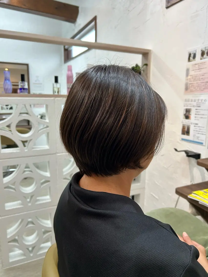 ショート 仲与根 瞳のヘアスタイル