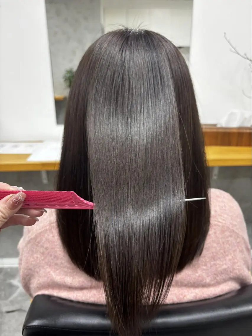 セミロング カラー パーマ ヘアアレンジ ショートボブ セミロングパーマ ブリーチ ケアブリーチ ダブルカラー カット ヘアカラー 縮毛矯正 トリートメント misa🫧ナチュラ ル縮毛矯正/髪質改善のヘアスタイル