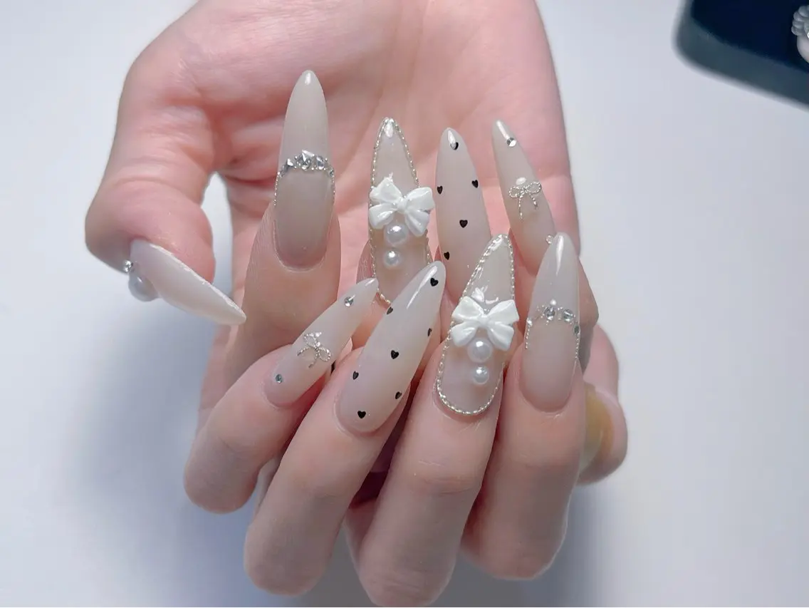 ネイル 成人式 フラッシュネイル フットネイル ジェルネイル 卒業式 ハンドネイル mione_ou nail salonのネイルデザイン