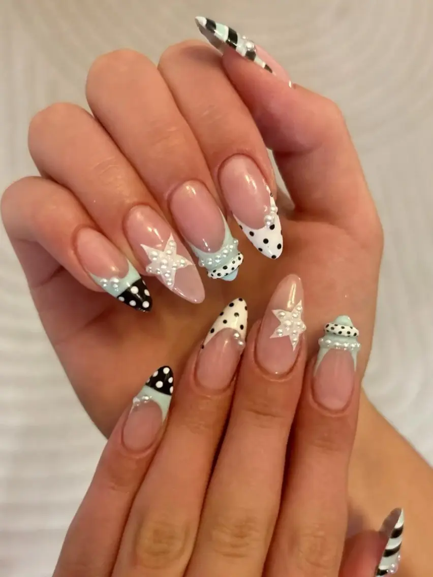 ネイル アートネイル ジェルネイル ニュアンスネイル シンプルネイル ネイルチップ ハンドネイル Lisa Nail Salonのネイルデザイン