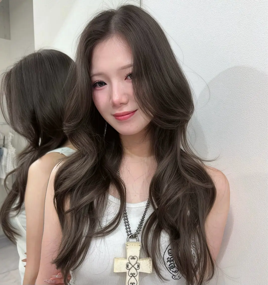 ロング ヘアカラー トリートメント ヘアセット vivie Madokaのヘアスタイル