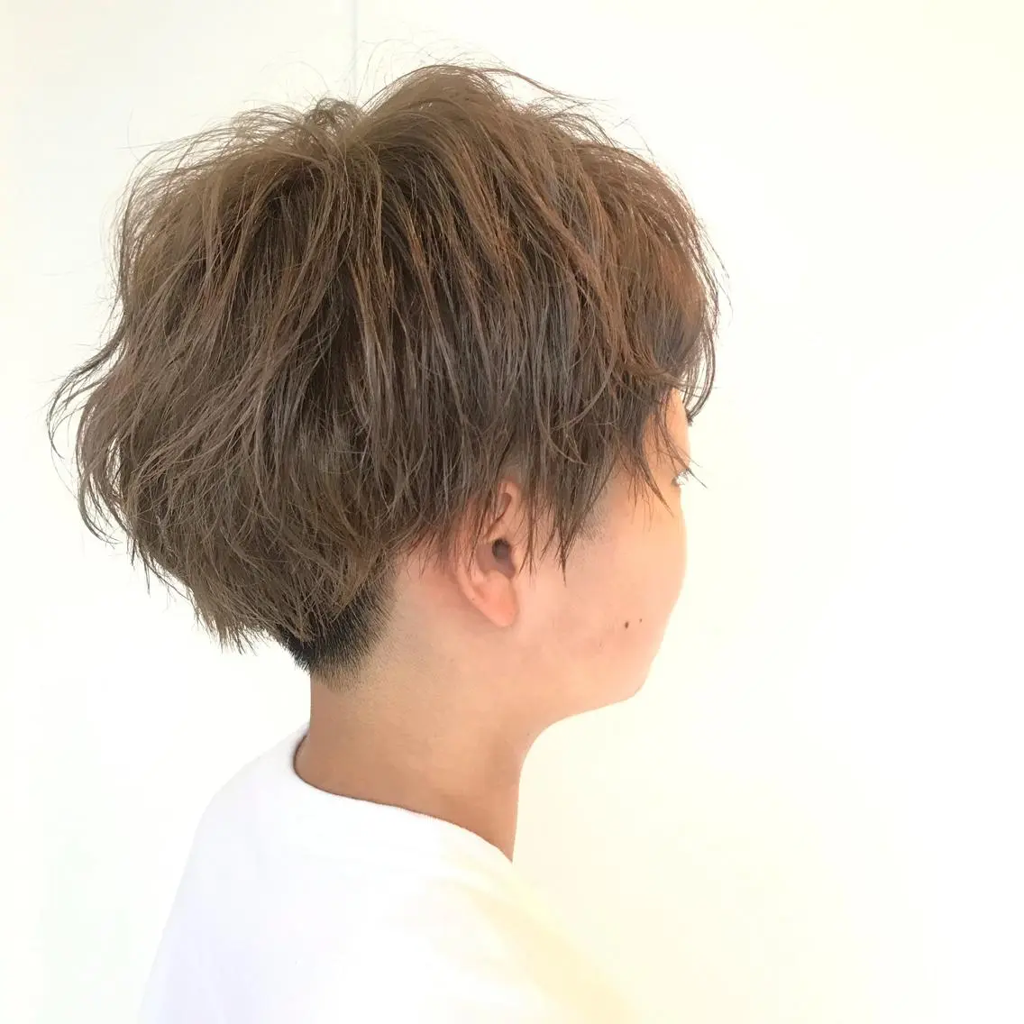 ショート カラー ベージュカラー 透明感カラー/ 寺田千雅子のヘアスタイル