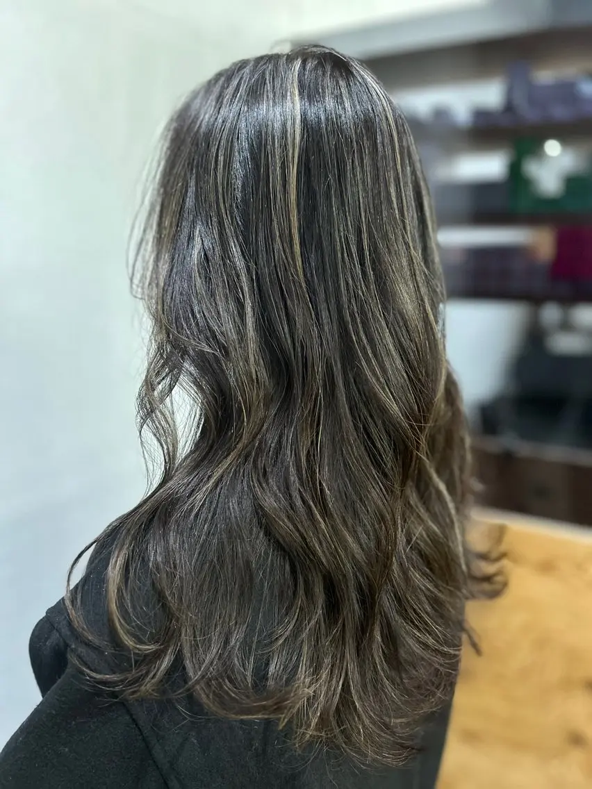 【ダブルカラー💇🏼♀️】カット+カラー+白髪ぼかしハイライト+TOKIOトリートメント✨の写真