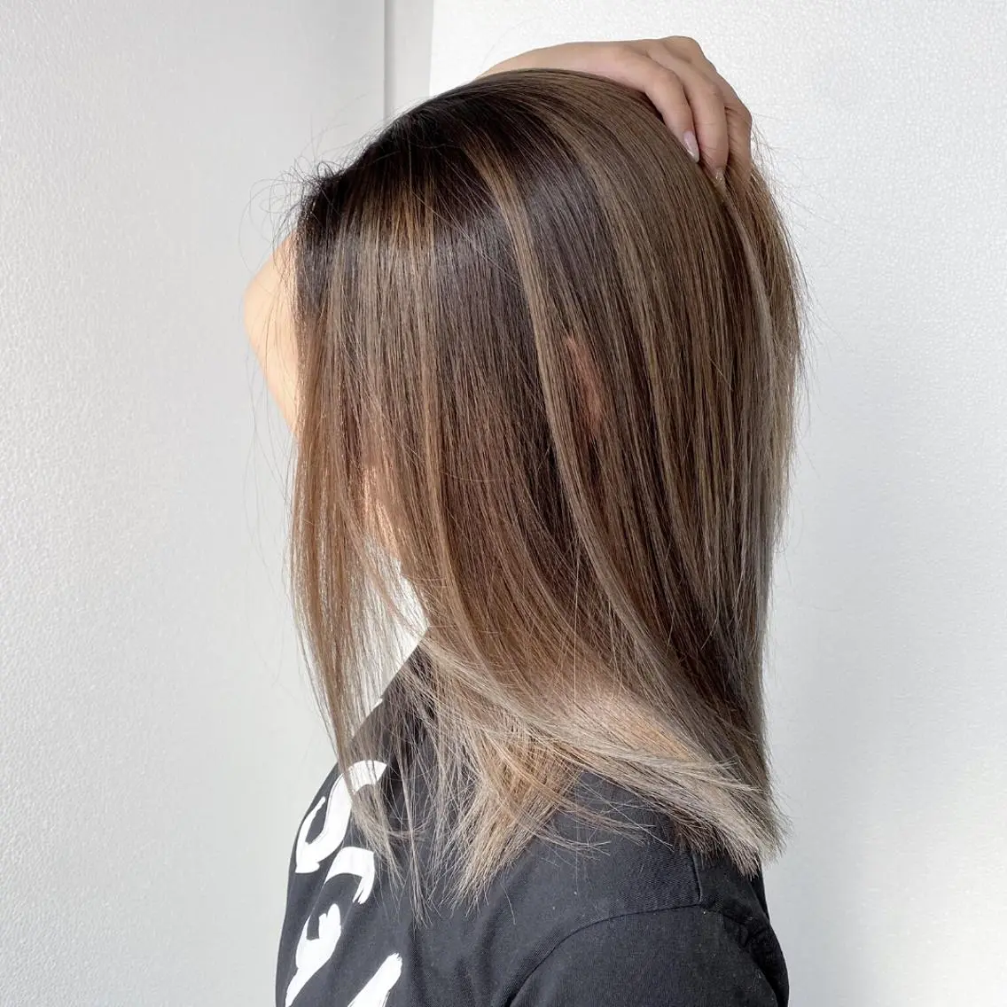 セミロング ハイライト カット ヘアカラー en Siena エンシエナのヘアスタイル