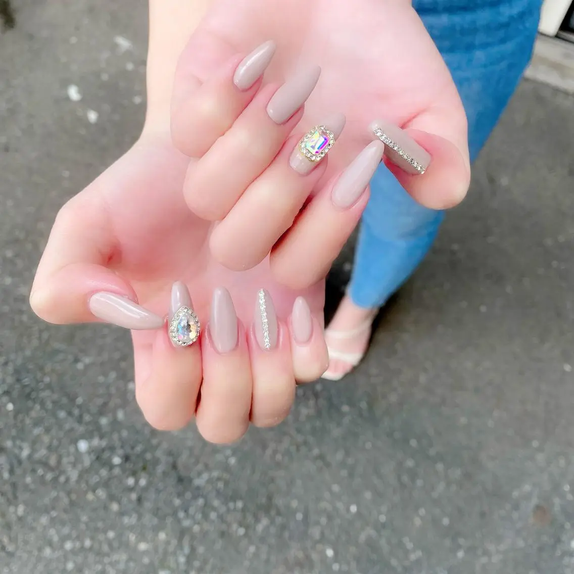ロング カラー パーマ ヘアアレンジ メンズ キッズ ネイル マツエク・マツパ アイブロウ ベージュカラー 眉カラー ナチュラル ロング キラキラネイル ハンドネイル Salon Ｋのネイルデザイン