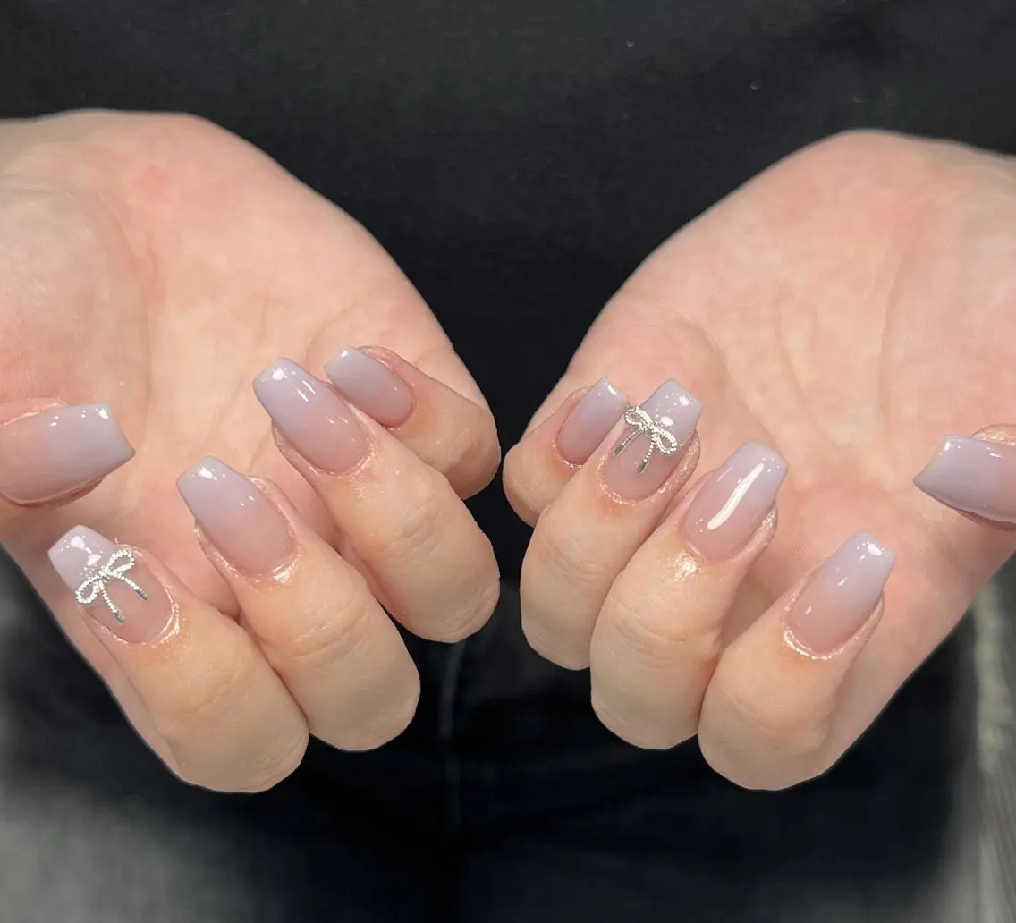 ネイル アートネイル フレンチネイル ジェルネイル ガーリー キラキラネイル ハンドネイル UM Nail Salonのネイルデザイン