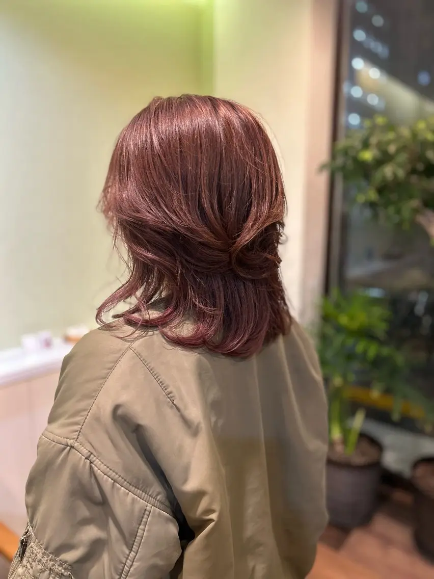 セミロング ピンクブラウン オリーブ南森町✨️ 畑中のヘアスタイル