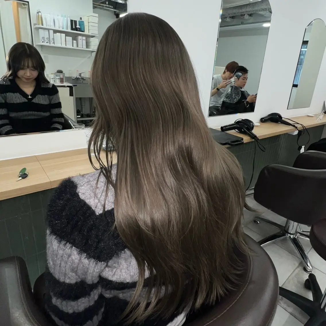 ロング カラー ブリーチ 透明感カラー ダブルカラー グレージュ ブリーチなしカラー カット ヘアカラー トリートメント 赤みゼロ/透明感 カラー🌿KANTAのヘアスタイル