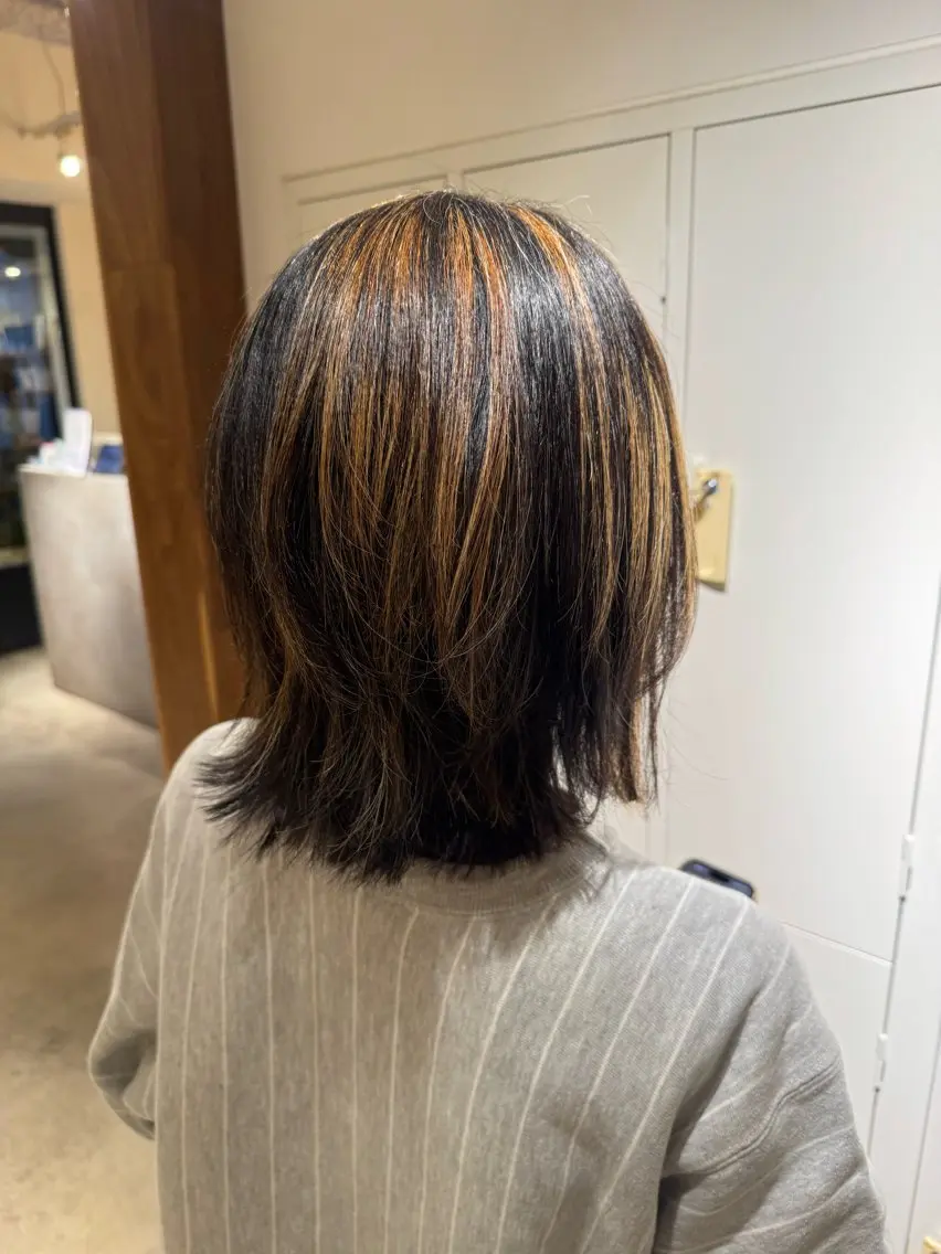 ミディアム 山根 里緒のヘアスタイル
