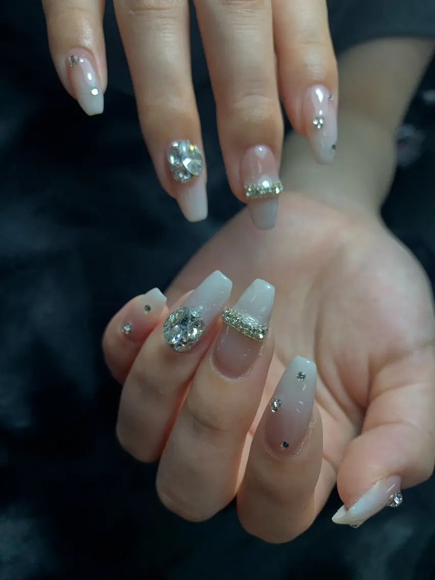 ネイル 韓国ネイル 持ち込み ニュアンスネイル ネイルチップ ハンドネイル LISA ANA.CHUOのネイルデザイン
