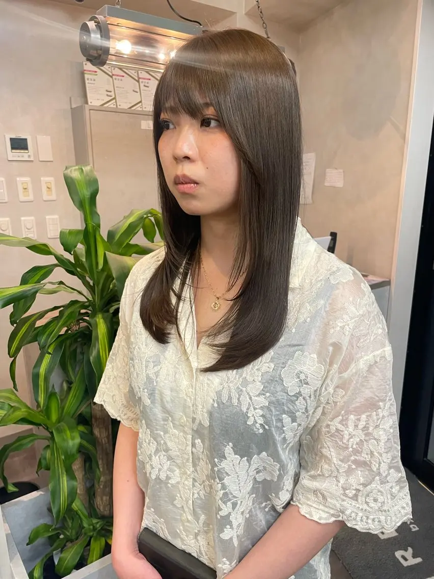 セミロング カット トリートメント 【髪質改善】 【酸性ストレート】のヘアスタイル
