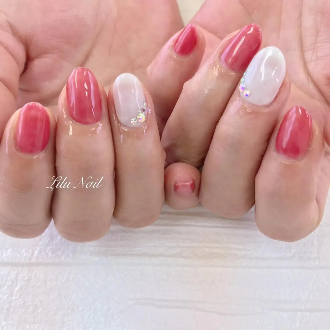 ネイル シンプルネイル モチの良さ◉ フィルインネイル♡のネイルデザイン