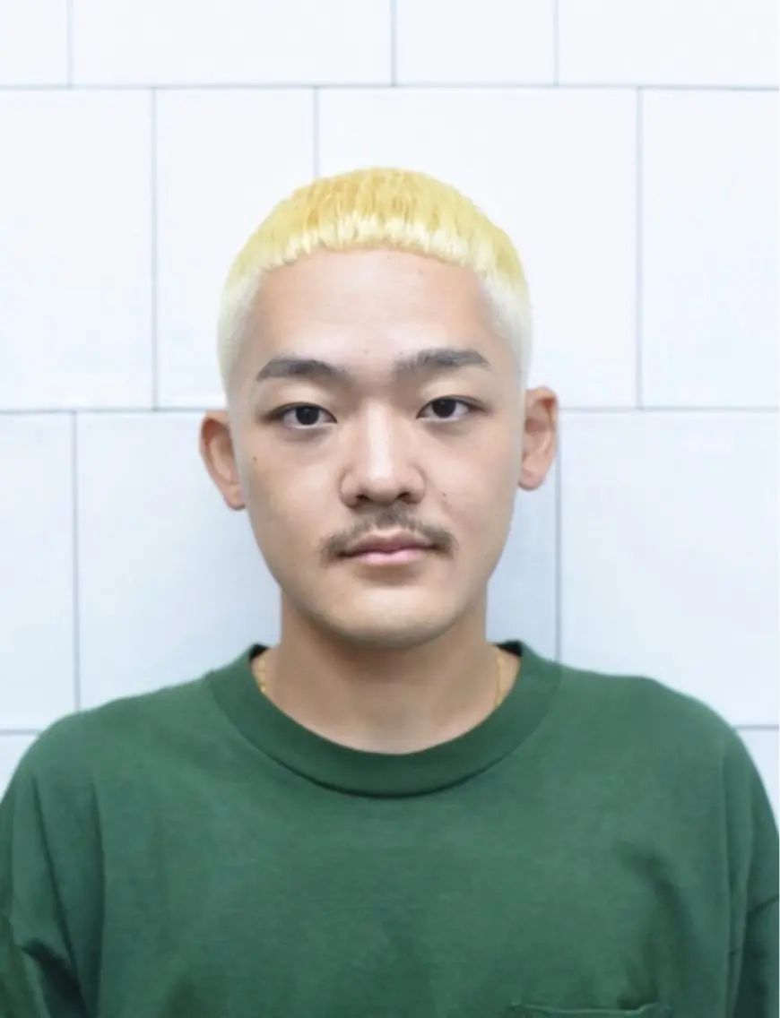 ショート カラー メンズ 永戸 新汰のヘアスタイル