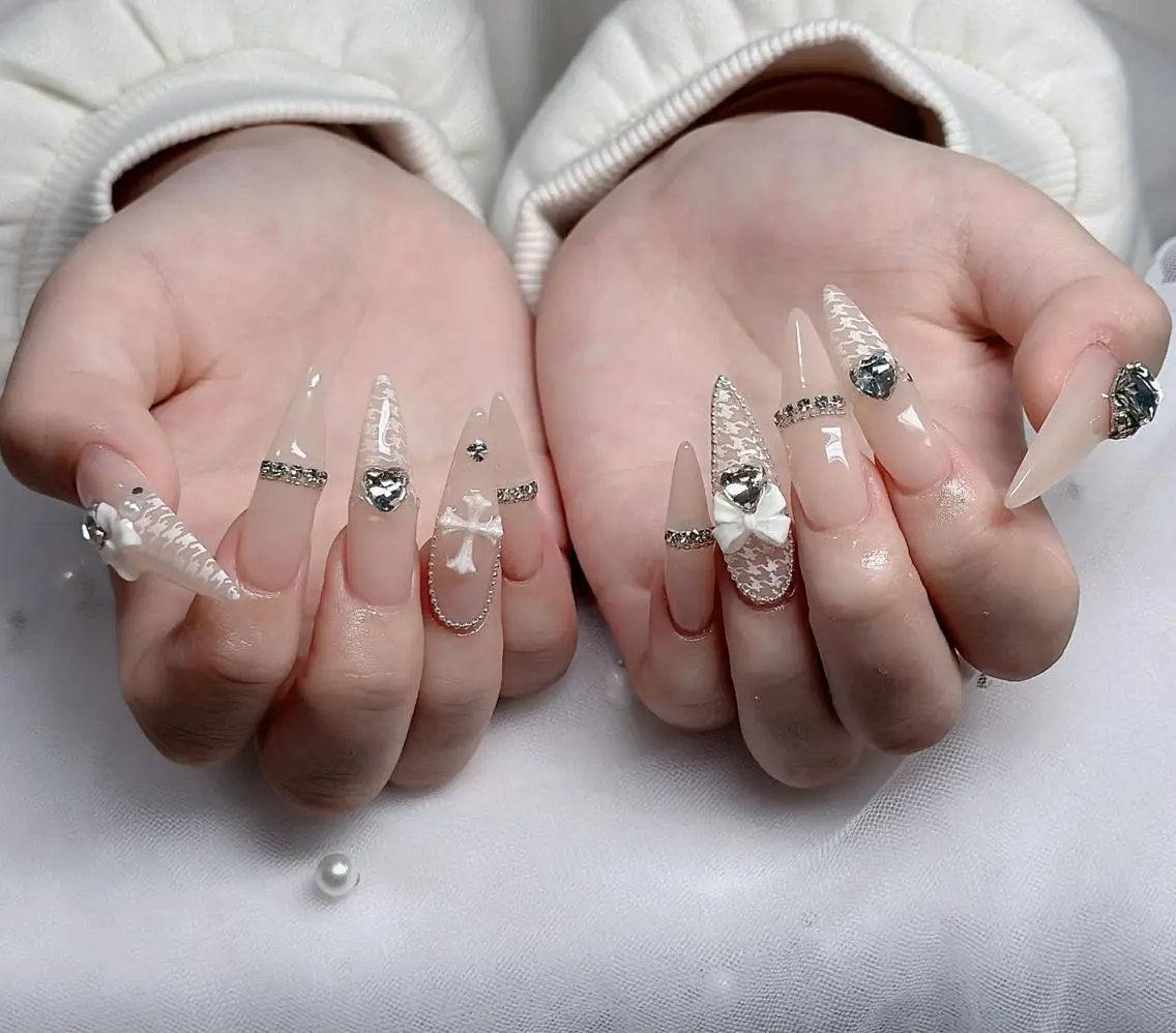 ネイル フレンチネイル ジェルネイル ハロウィン マグネットネイル ネイルチップ ハンドネイル H.baby Nail Salonのネイルデザイン
