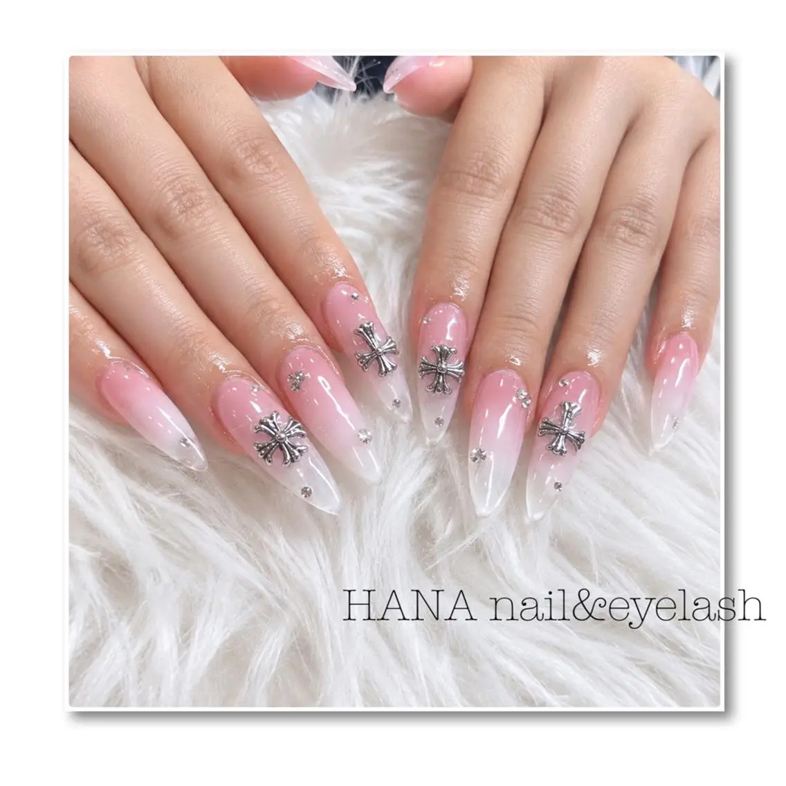 ネイル HANA 中初美のネイルデザイン