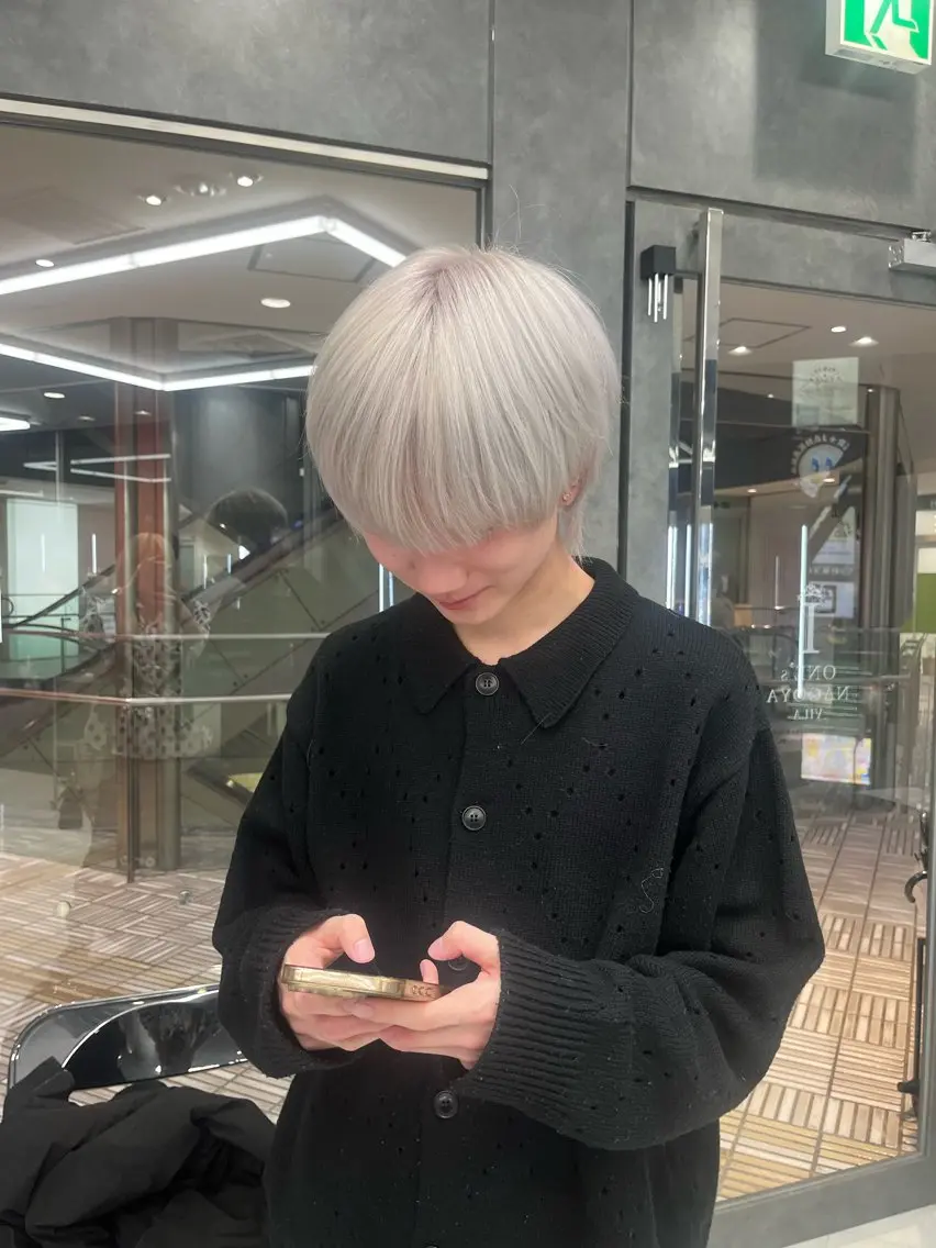 ショート カラー ヘアアレンジ ヘアカラー トリートメント ヘアセット ハイトーン/透明感 髪質改善/rinaのヘアスタイル