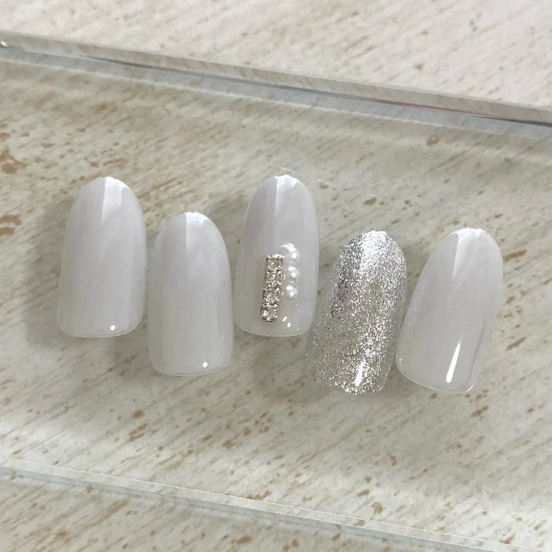 ネイル シンプルネイル Aoi💅🏻 表参道のネイルデザイン