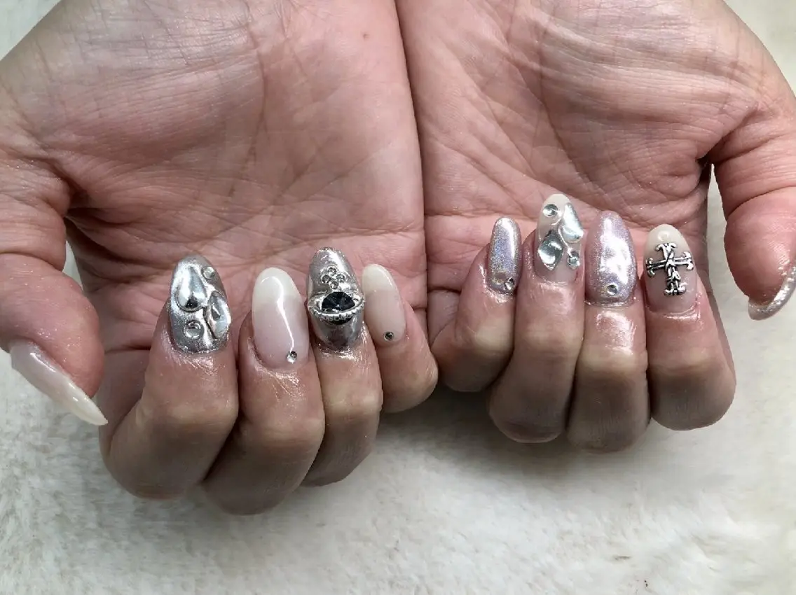 ネイル ミラーネイル シルバー ハンドネイル 心斎橋Salon Epokkuのネイルデザイン