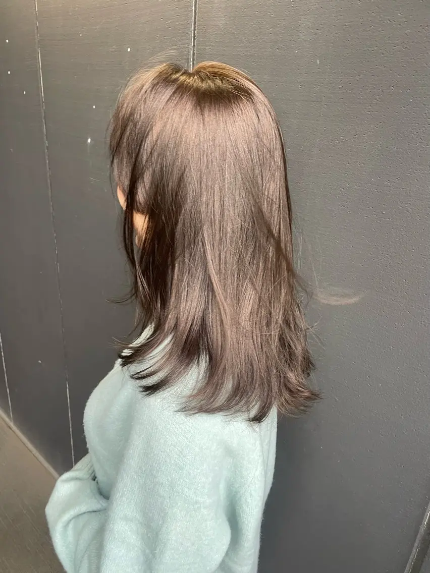 ミディアム カラー ヘアアレンジ ミディアムレイヤー ブリーチ ブラウンカラー グレージュ ブリーチなしカラー ヘアカラー トリートメント ヘアセット 憧れの艶ハイトーンへ 🌙サイダサキのヘアスタイル