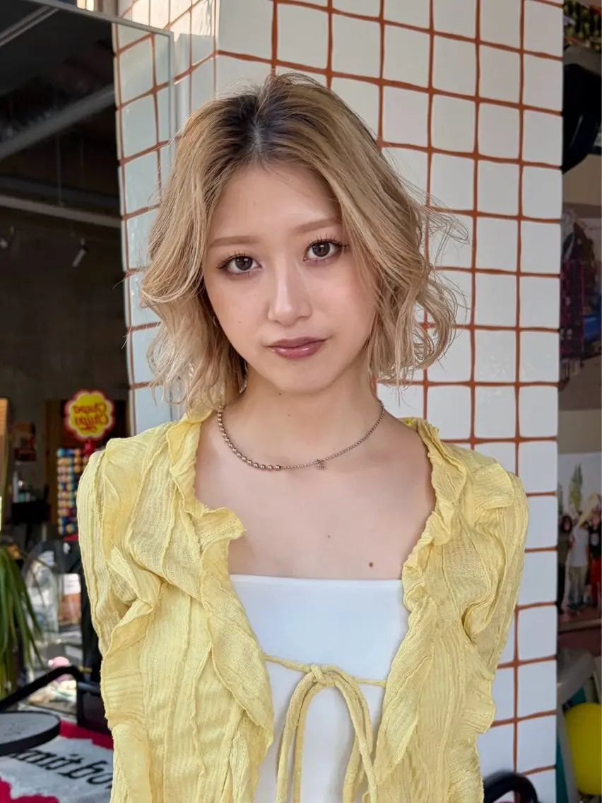ショート ヘアカラー sara ブリーチカラーのヘアスタイル