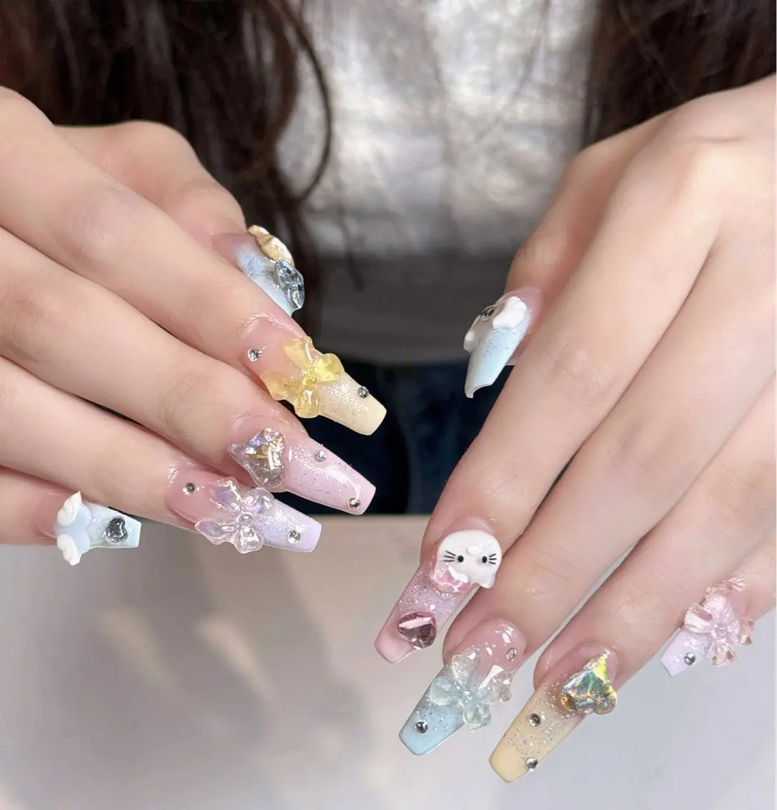 ネイル フレンチネイル ジェルネイル キラキラネイル 韓国ネイル マグネットネイル Julli NailStudioのネイルデザイン