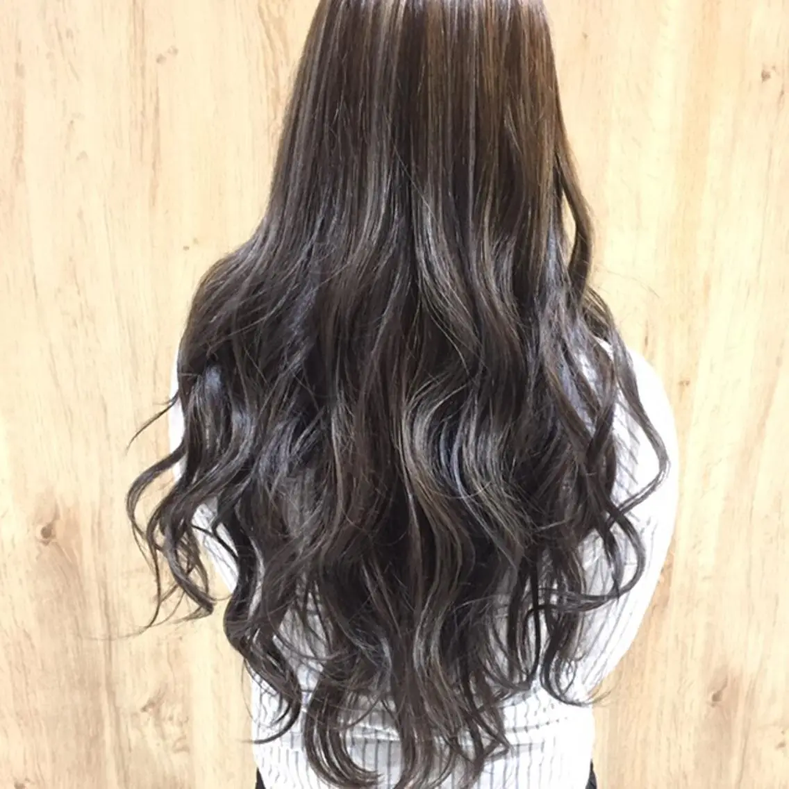 カラー ハイライトカラー 中林 由佳のヘアスタイル