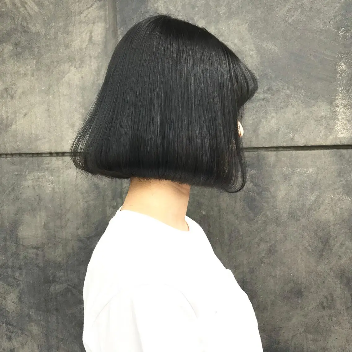 ショート カラー 黒髪 ブルーカラー ブルーブラック タンバルモリ ムルギョル巻き K-POP好き美容師 🇰🇷Kai.Yのヘアスタイル