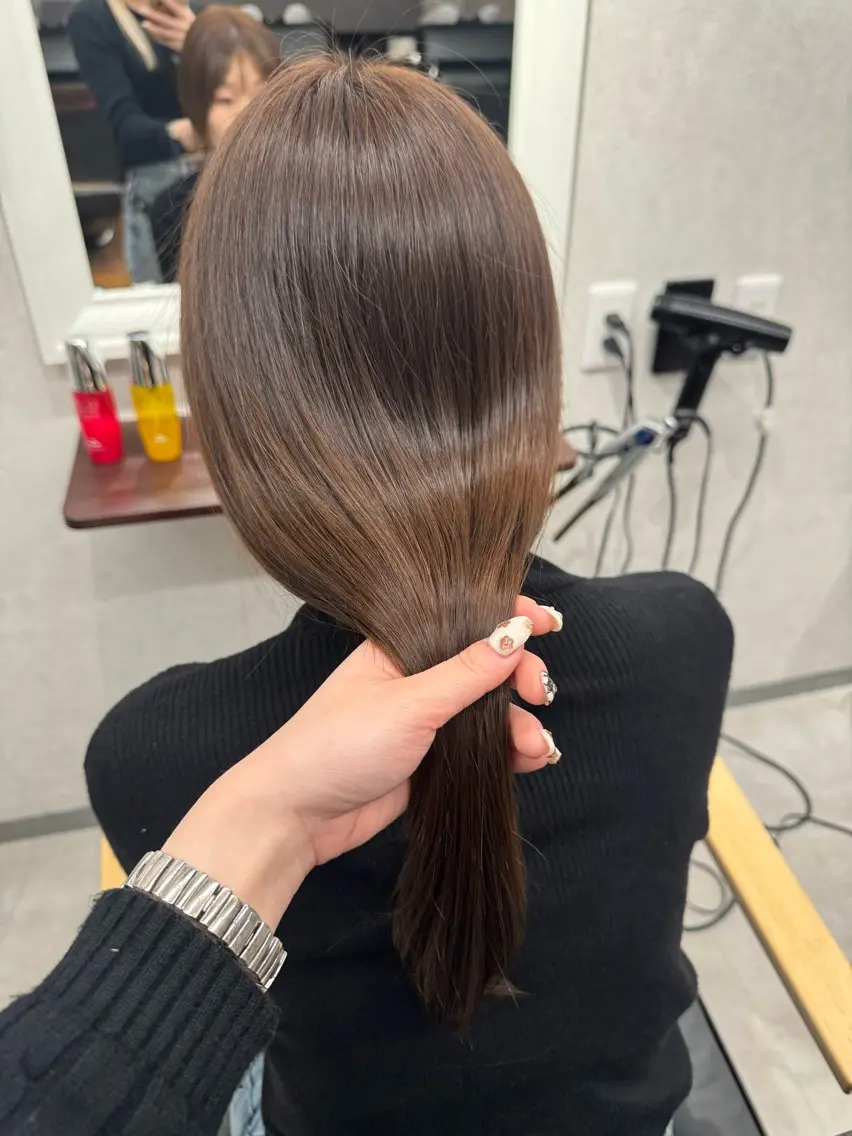 カラー 🩵艶ストレート／ 銀座／mayu🩵のヘアスタイル
