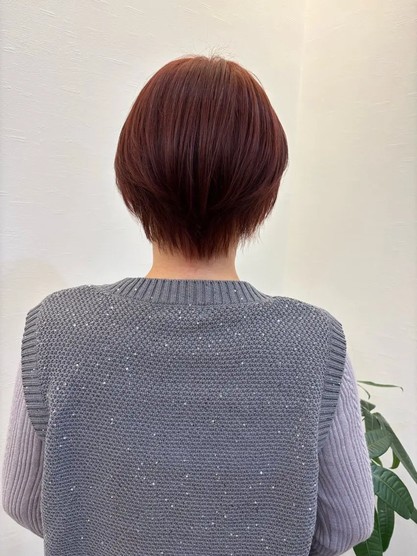 ショート ツノガイ エリのヘアスタイル