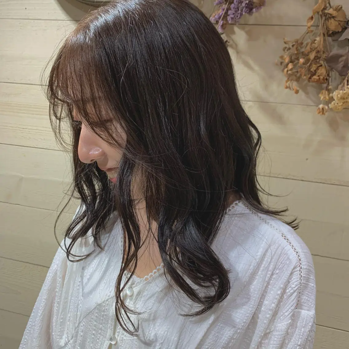 ミディアム カラー カット ヘアカラー 縮毛矯正 トリートメント クワハラ イオリのヘアスタイル