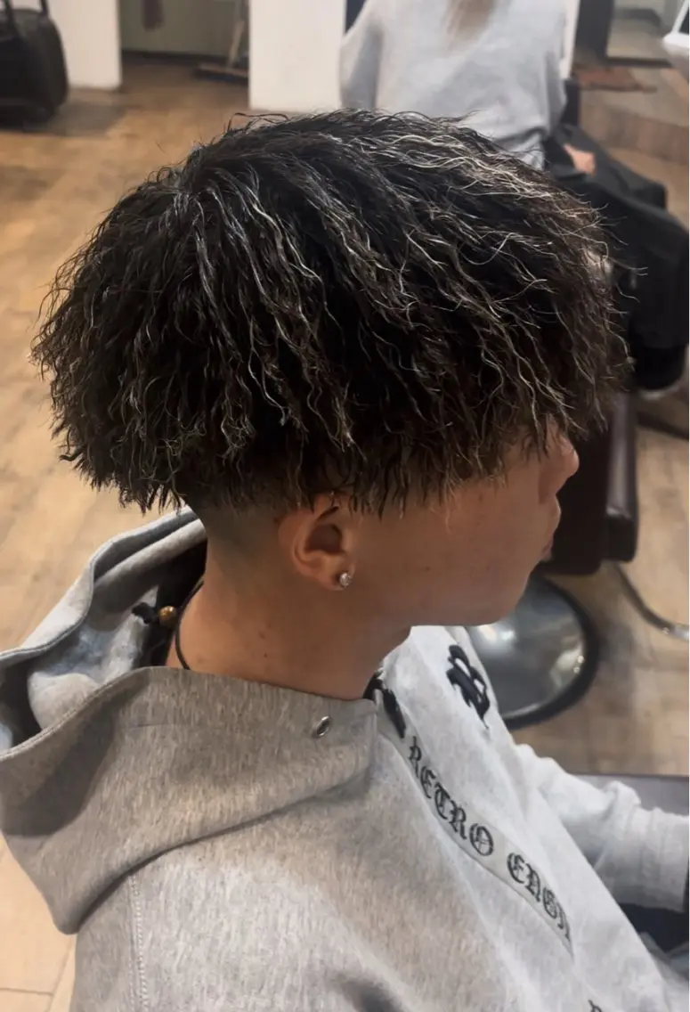 ショート パーマ メンズ メンズパーマ ツイストスパイラルパーマ スパイラルパーマ パーマ 森 駿太のヘアスタイル