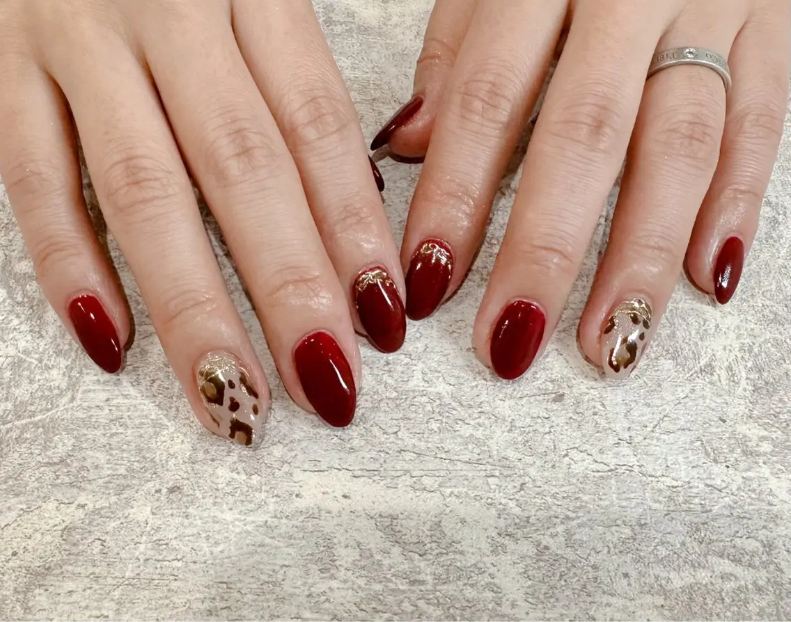 ネイル アニマル柄 ジェルネイル ミラーネイル パラジェル 冬ネイル ハンドネイル Luana nail (ルアナネイル)のネイルデザイン