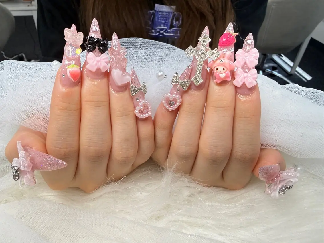 ネイル アートネイル ボルドー フレンチネイル ジェルネイル 氷ネイル・うるうるネイル ハンドネイル Julie Nail Rinのネイルデザイン